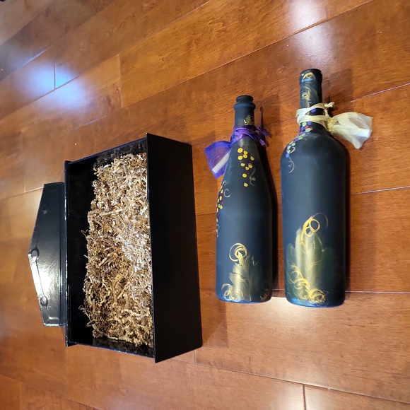 Chalk Painted Festive Decorated Wine Bottles - Picture 7 of 8